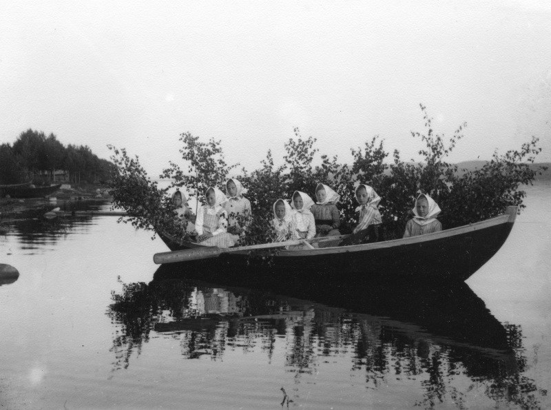1917 Barnen åker båt