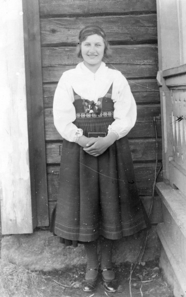 1932 Anna Löv