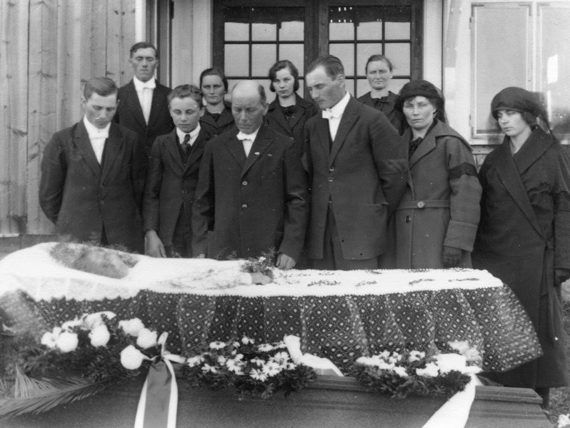 1925 Karin Larsdotters begravning