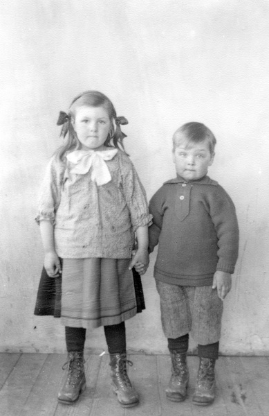 1925 Anna och Algot
