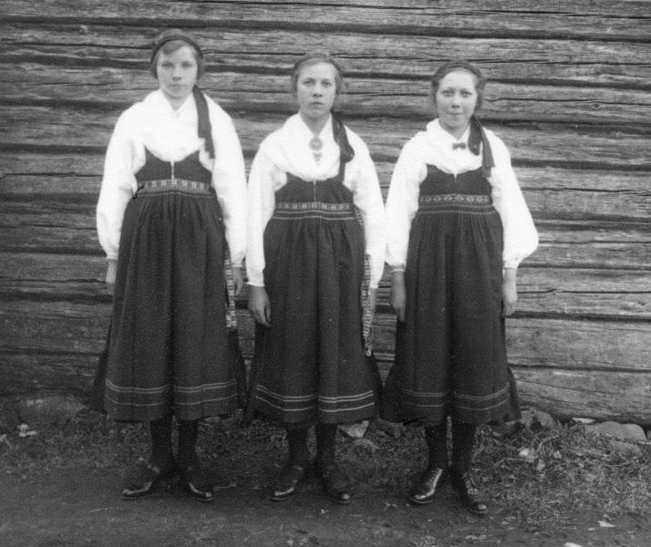 1926 Karin, Karin och Anna