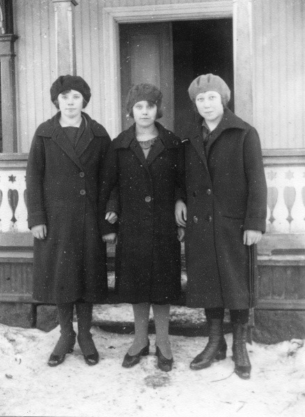 1927 Karin, Hilda och Anna