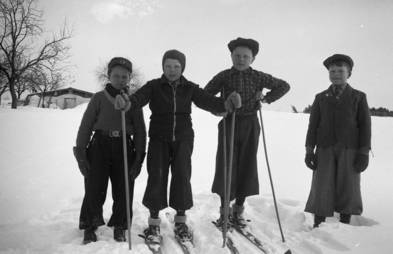 Barn på skidor