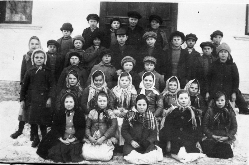 Skolklass med barn födda 1908