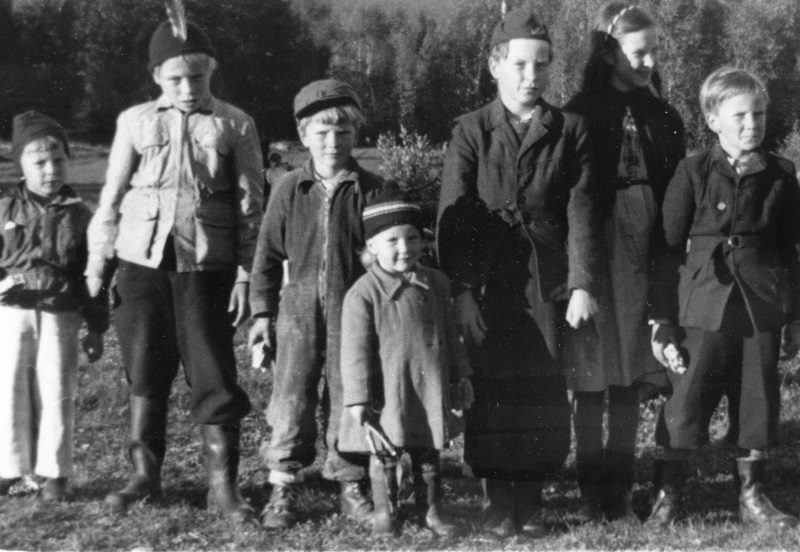 Familjen Hållpås i Långtora, Gesunda 1949