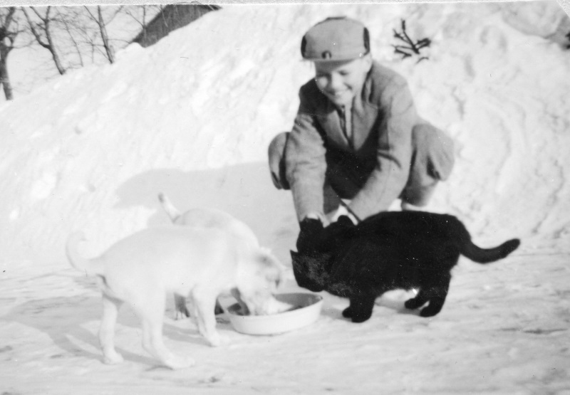 Holger med katten och valpen