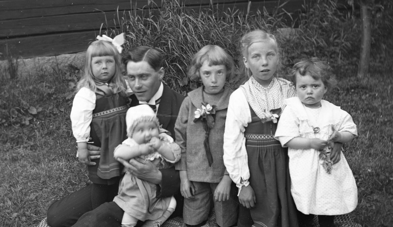 Svarfmas Axel med Johan, Anders och Lars barn