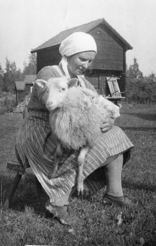 Kvinna med lamm