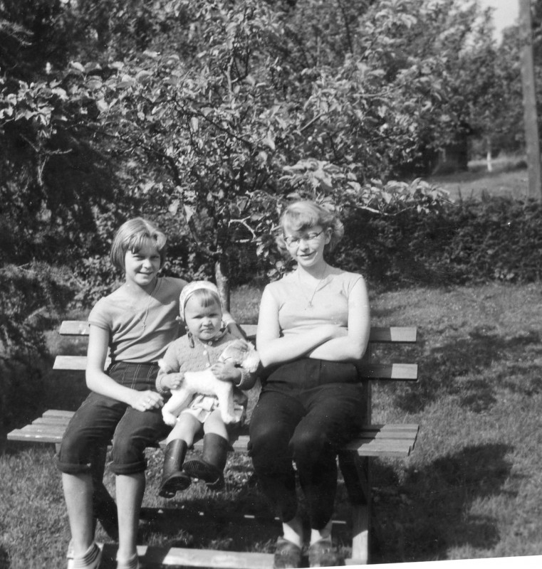 Gunilla, Lena och Inger 1957