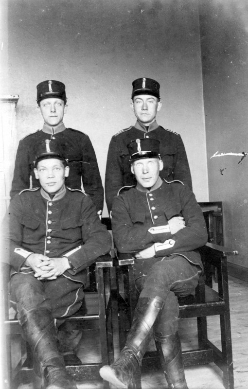 Fyra militärer