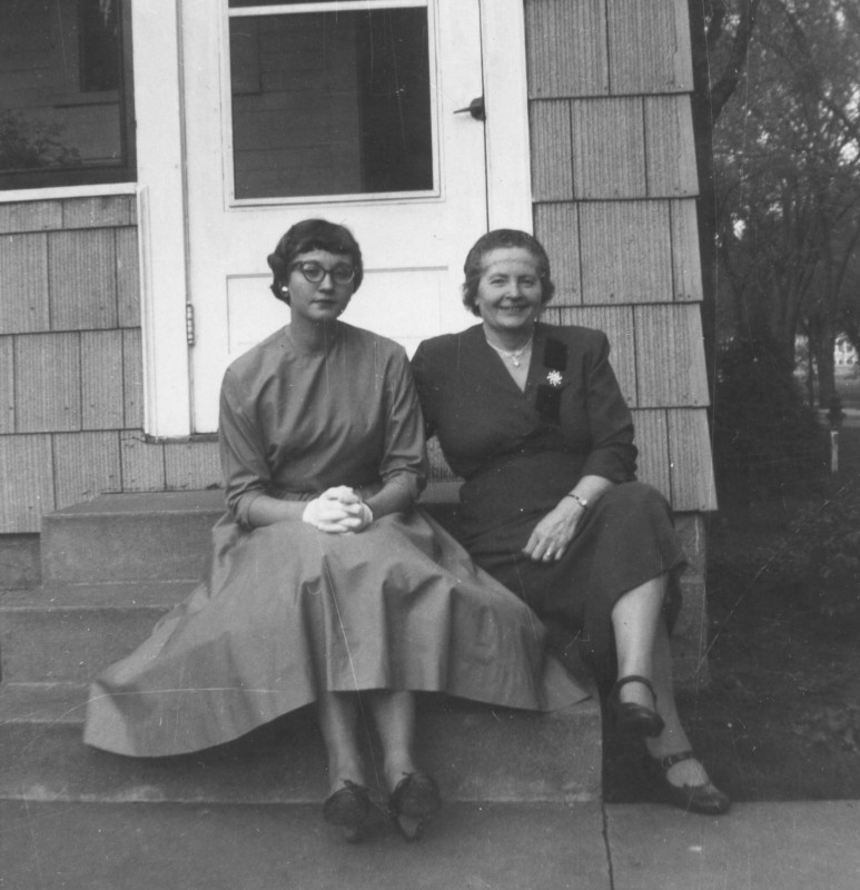 Loreen och Anna Carlsson 1956